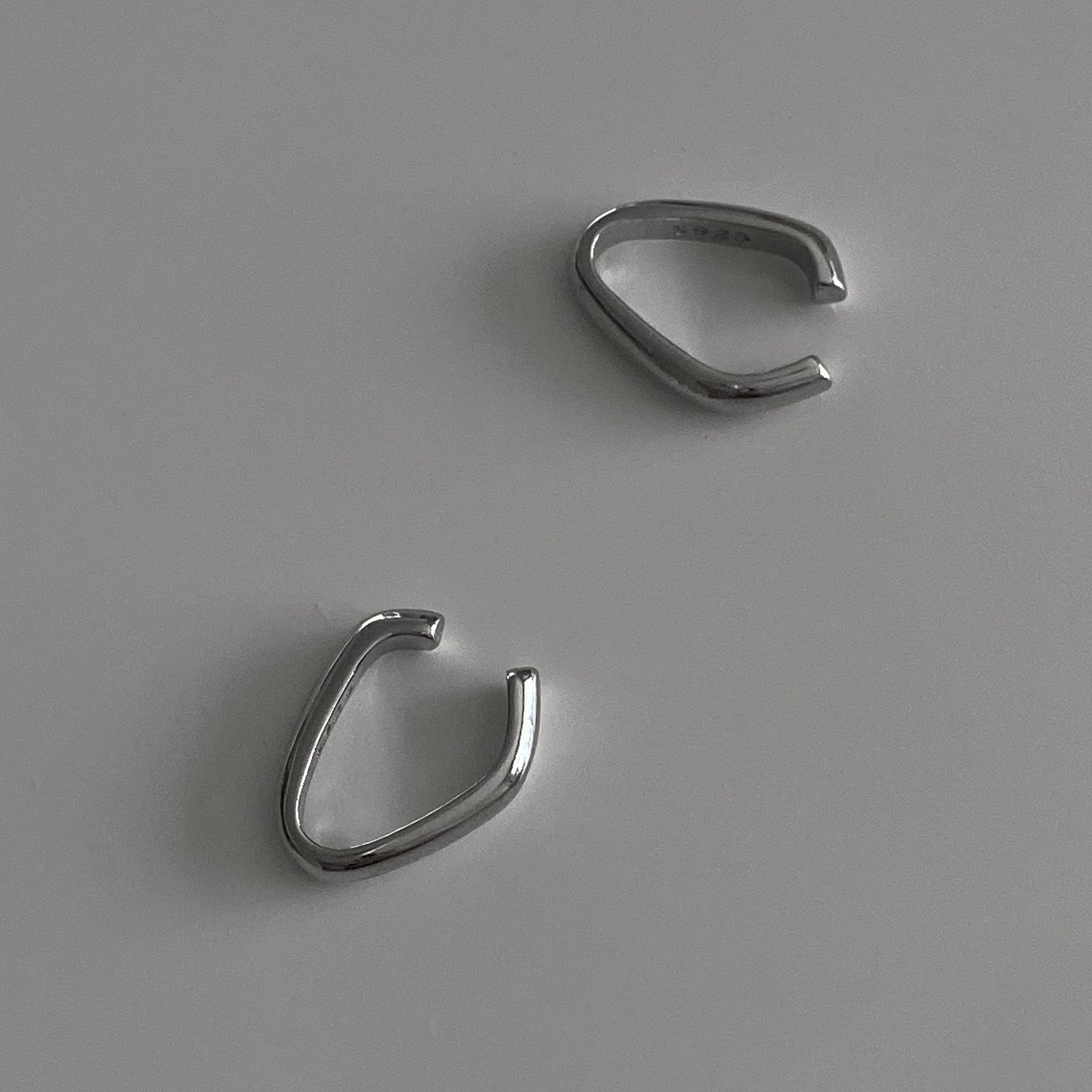 Extra view of our Minimal Ear Cuff Set in Silver. No piercing needed. Just slide on to your ear where it's most comfy and done.